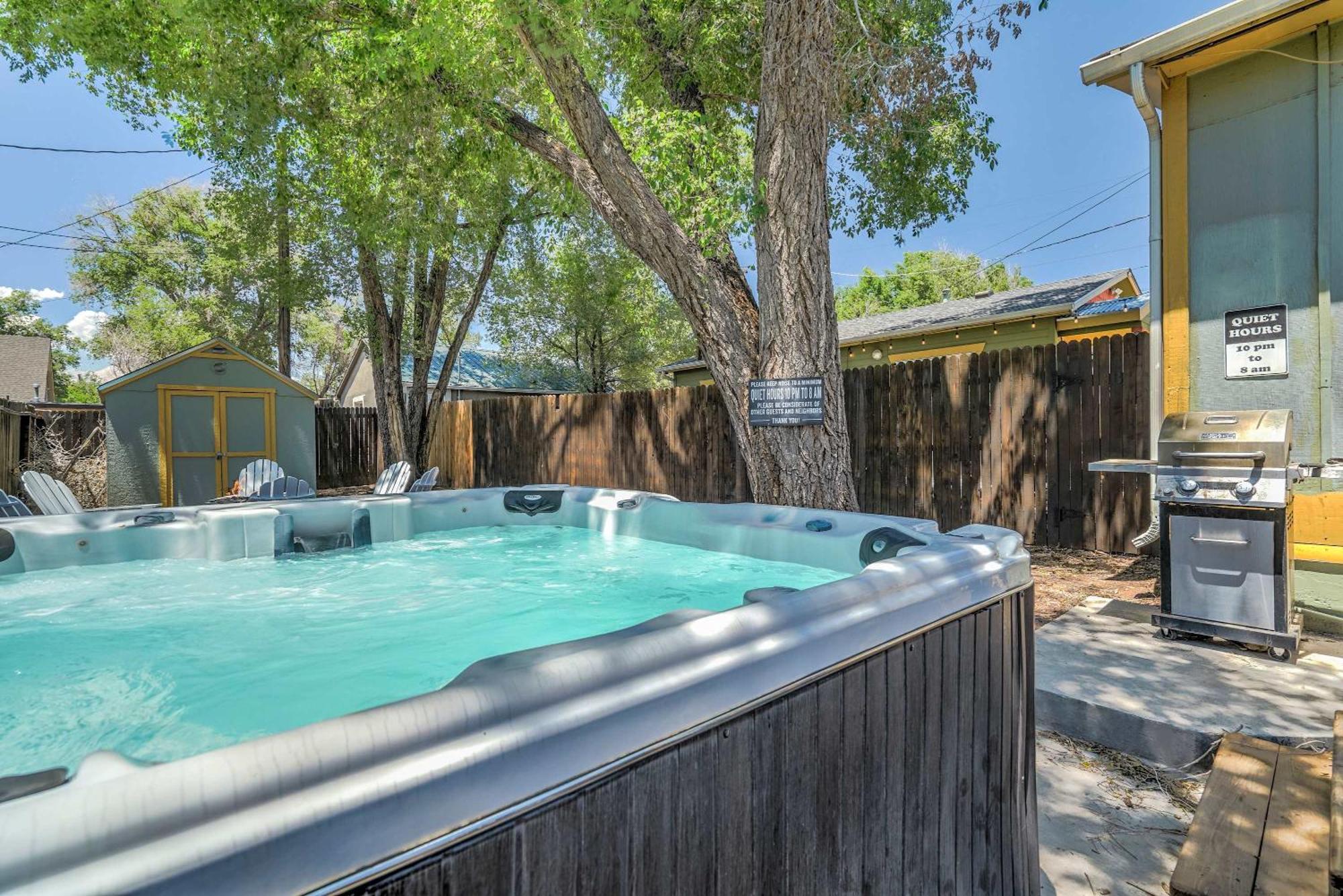 The Vibrant Victorian Hot Tub & Fire Pit In Occ Villa Colorado Springs Exterior foto